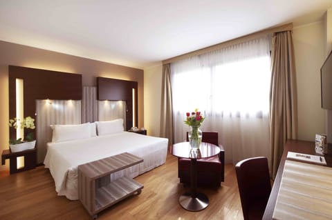 Superior Double Room | Down comforters, minibar, in-room safe, desk