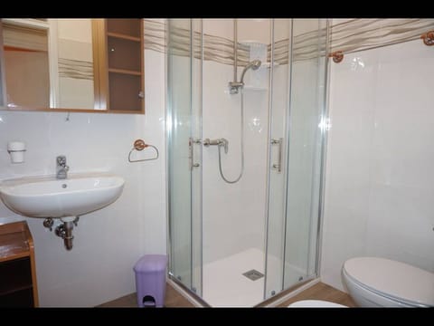 Villa, 2 Bedrooms, Balcony, Garden View | Bathroom amenities