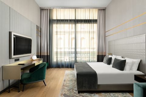 Junior Room | Premium bedding, minibar, in-room safe, blackout drapes