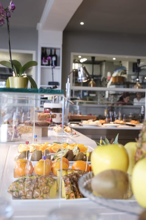 Daily buffet breakfast (EUR 18 per person)