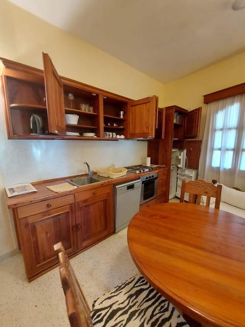 Luxury Apartment | Private kitchen | Fridge, microwave, cookware/dishes/utensils