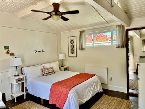 Queen memory foam platform bed & cool ocean breezes. 