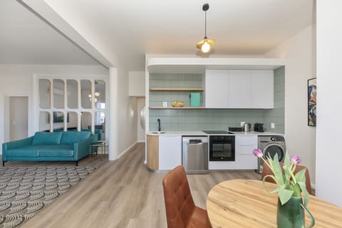 Apartment, 2 Bedrooms | Private kitchen