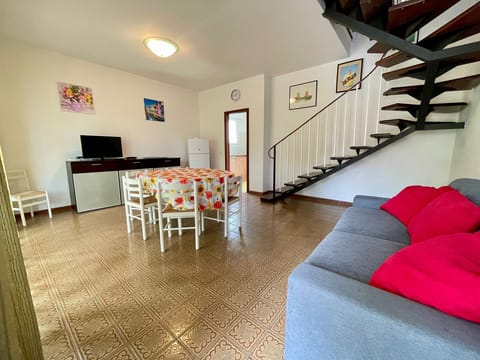 Villa, 3 Bedrooms, Balcony, Garden View | Living room