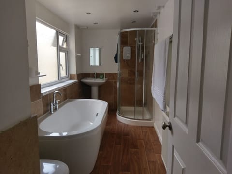 Double Room, Ensuite | Bathroom