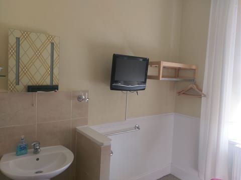 Single Room, Private Bathroom | Bathroom