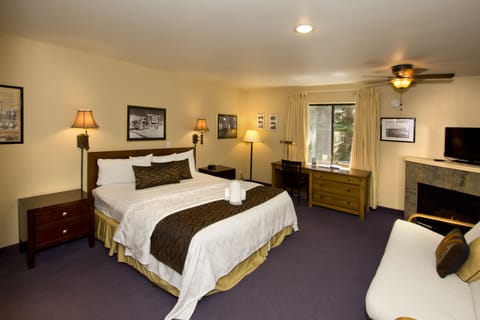 Deluxe King Room | Individually decorated, individually furnished, desk, free WiFi