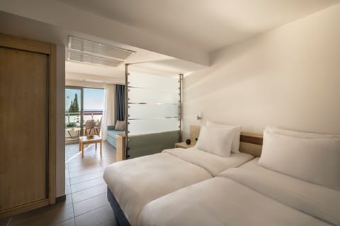 Studio Apartment | 1 bedroom, in-room safe, desk, free cribs/infant beds