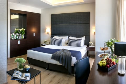 Deluxe Room | Premium bedding, minibar, in-room safe, desk