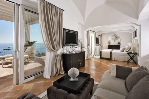 Junior Suite, Private Pool, Sea View | Hypo-allergenic bedding, minibar, in-room safe, desk