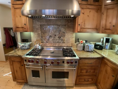 WOLF Huge gourmet stove for cooking for a large group. 20 pancakes at one time!