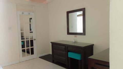 Apartment, 1 Bedroom | 1 bedroom, in-room safe, iron/ironing board, cribs/infant beds