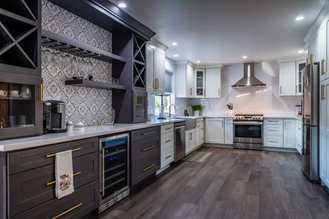 Wonderful kitchen Space and high-grade appliances make meals eas