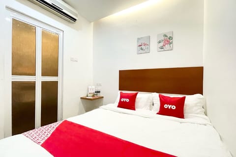 Standard Double Room | Desk, free WiFi, bed sheets