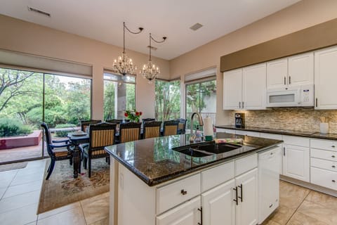 Fully Equipped Kitchen with a Center Island