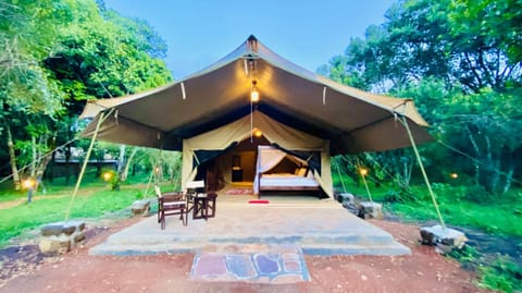 Standard Tent | Free WiFi, bed sheets