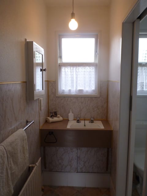 Apartment, 1 Bedroom | Bathroom | Shower, free toiletries, hair dryer, towels