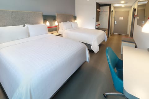 Standard Room, 2 Queen Beds | Premium bedding, pillowtop beds, in-room safe, desk