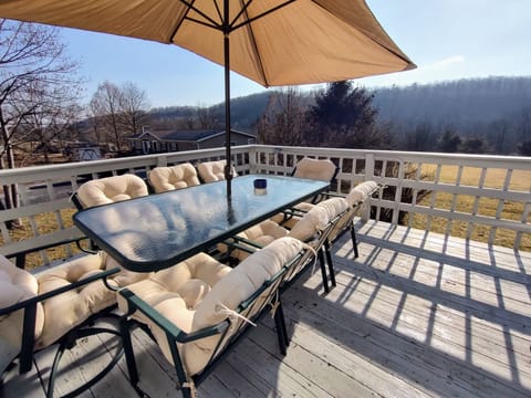 Patio set big enough for the whole family. 