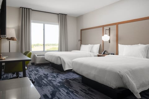 Room, 1 Queen Bed, Non Smoking, City View | Premium bedding, Tempur-Pedic beds, desk, laptop workspace