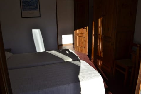 Classic Double Room | In-room safe, cribs/infant beds, rollaway beds, free WiFi