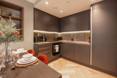 Luxury Apartment, Ensuite (23) | Shared kitchen