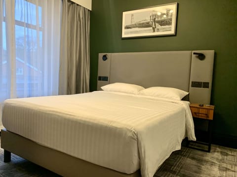 Standard Room | In-room safe, iron/ironing board, WiFi, bed sheets