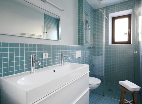 Apartment, 3 Bedrooms, Terrace | Bathroom | Shower, eco-friendly toiletries, hair dryer, towels