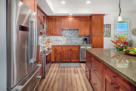 Pili Mai 6B Spacious Kitchen with Full Equipment