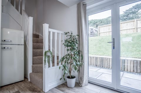 Brook Cottage - 2 Bedroom Cottage - Dale (6309)