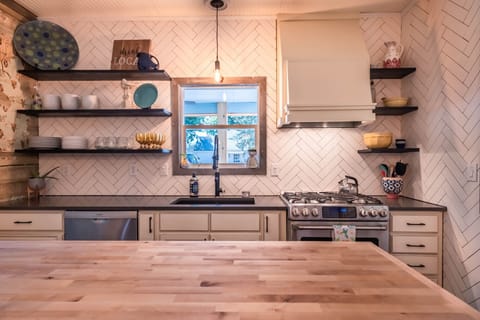 Fully equipped kitchen