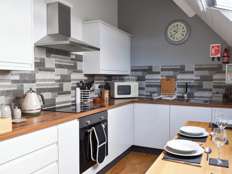 Kitchen/diner | Waterwynch, Criccieth