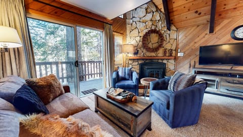 Condo, Multiple Beds, Patio, Mountain View (Mammoth View Villas ) | Living room | Fireplace