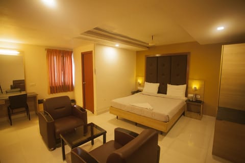 Double Deluxe AC | Free WiFi, bed sheets