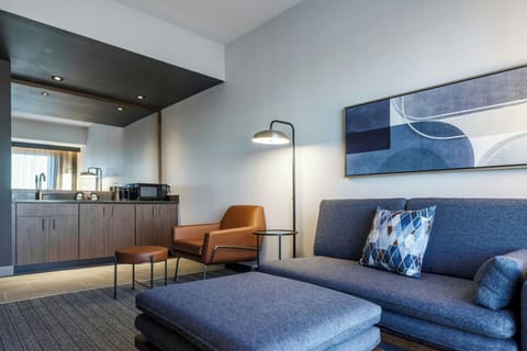 Suite, 1 Bedroom | Hypo-allergenic bedding, in-room safe, desk, laptop workspace