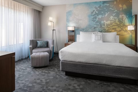 Suite, 1 King Bed with Sofa bed | Premium bedding, in-room safe, desk, laptop workspace
