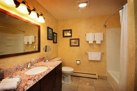 Room, 1 Queen Bed, Private Bathroom (Big Mountain) | Bathroom | Combined shower/tub, free toiletries, hair dryer, bathrobes