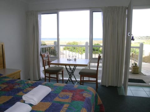 Lower Balcony Ocean View Twin | Desk, iron/ironing board, free WiFi, bed sheets