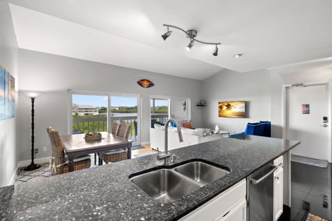 Condo, Multiple Beds, Private Pool, Pool View | Private kitchen | Fridge, microwave, oven, stovetop