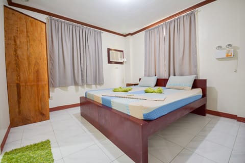 Family Room | Rollaway beds, free WiFi, bed sheets