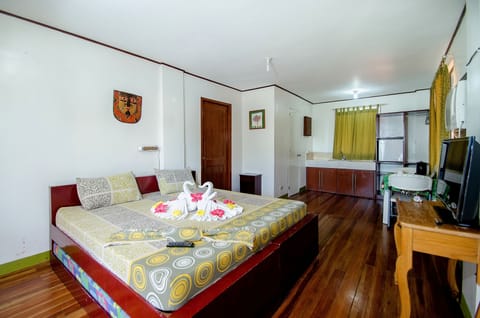 Deluxe Room | Rollaway beds, free WiFi, bed sheets