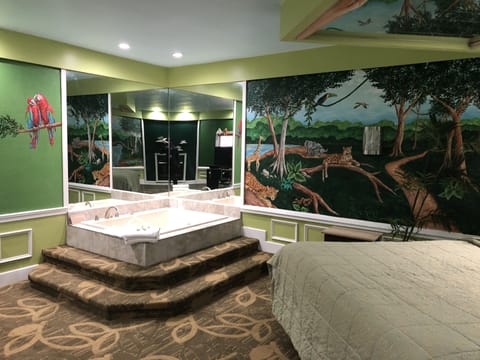 Jungle King Suite (Fireplace and Jetted Tub) | View from room