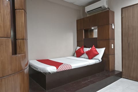 Deluxe Double Room | Desk, laptop workspace, free WiFi, bed sheets