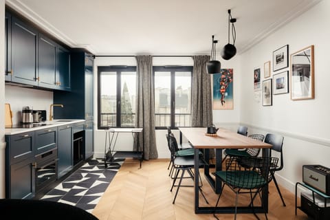 3-BR Prestige Apartment Terrace Eiffel Tower view | Private kitchen | Fridge, microwave, oven, stovetop