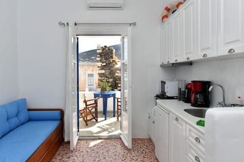 Apartment | Private kitchen | Fridge, oven, stovetop, espresso maker