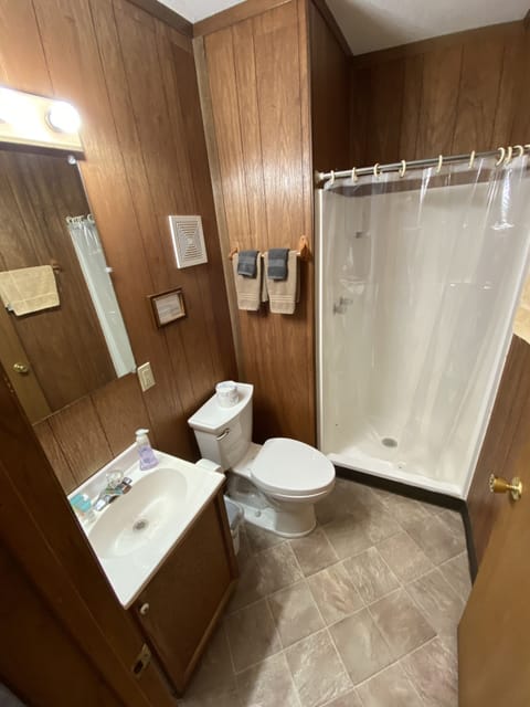 Basic Double Room, 2 Double Beds | Bathroom | Free toiletries, towels, soap, shampoo