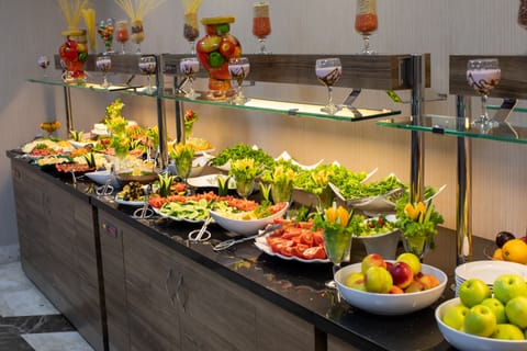 Free daily buffet breakfast