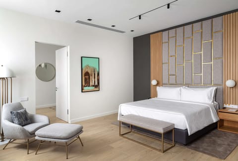 Apartment (Basilian) | Premium bedding, in-room safe, blackout drapes, iron/ironing board