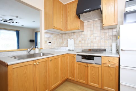 Family House, Non Smoking | Private kitchen | Fridge, microwave, stovetop, coffee/tea maker