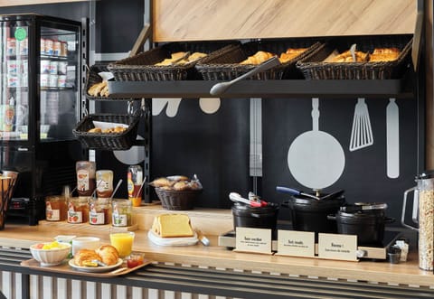 Daily buffet breakfast for a fee